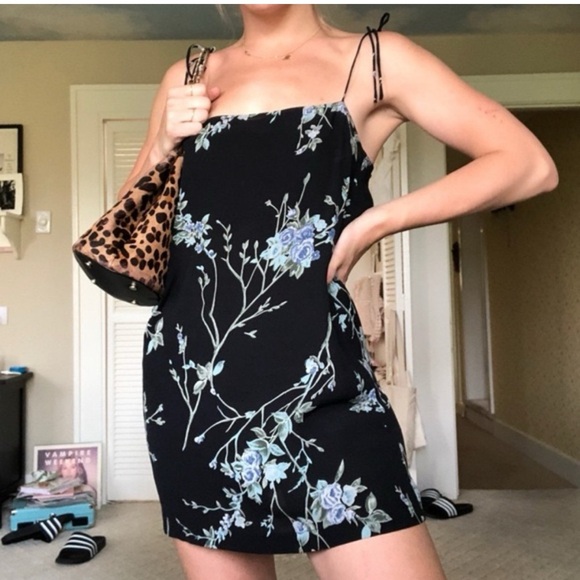 BNWOT REFORMATION floral mini dress size 2 - Picture 5 of 5